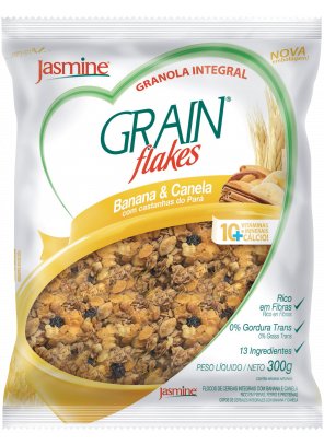 GRANOLA_banana e canela.png - Grain Flakes Banana & CanelaAdicionado de 10 vitaminas, minerais e cálcioRico em fibrasAlto teor de proteínas Ingredientes: Flocos de aveia, flocos de milho, melado de cana, óleo de milho, germe e fibra de trigo, açúcar mascavo, uva passa, extrato de malte, banana desidratada, castanha do Pará, gergelim, canela em pó, mix de vitaminas e minerais (cálcio, vitaminas C, B3, E, zinco, vitaminas B2, B6, B1, B5, A e D) e aromas. CONTÉM GLÚTENDisponível na versão: 300g. 